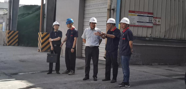 集團(tuán)公司黨委委員、股份公司黨委書記、總經(jīng)理蔣培進(jìn)到建材公司調(diào)...