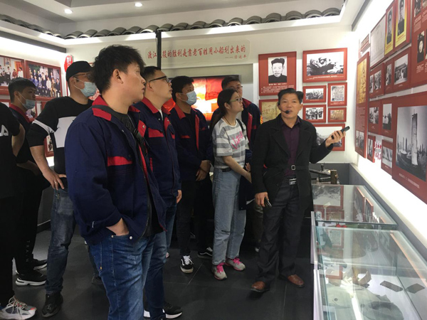 第二建筑工程事業(yè)部開展主題團日活動 第二建筑工程事業(yè)部開展主題團日活動