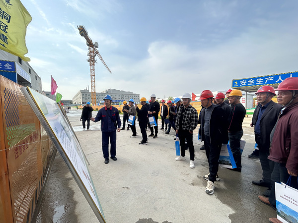 經(jīng)開區(qū)多家單位觀摩銅箔三期項目 經(jīng)開區(qū)多家單位觀摩銅箔三期項目